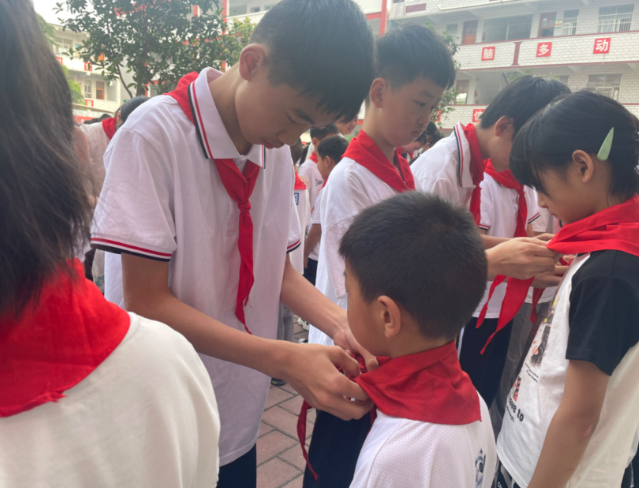 以温暖的话语欢迎新同学到来详尽解说校园常规课堂纪律文明礼仪 以温暖的话语欢迎新同学到来详尽解说校园常规课堂纪律文明礼仪